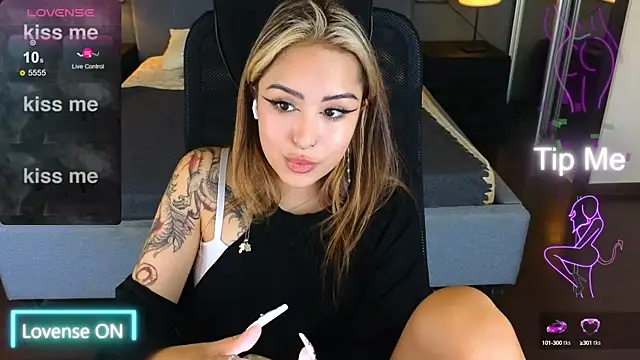 Snapshot of baby__kim chatting on September 14, 2025, 6:47 am baby  kim online show from September 14, 2025, 6:47 am