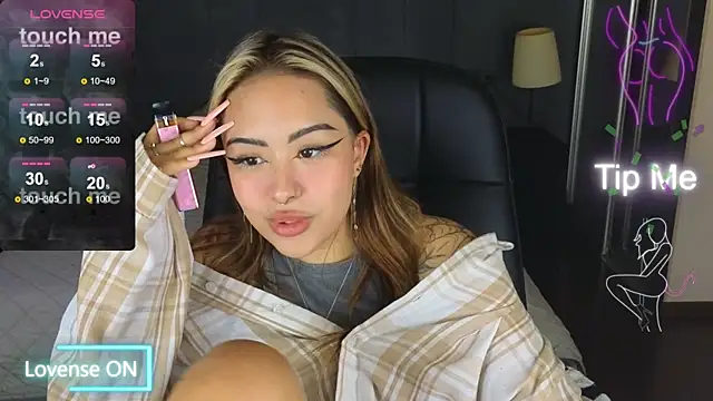 Snapshot of baby__kim chatting on September 28, 2025, 5:03 am baby  kim online show from September 28, 2025, 5:03 am