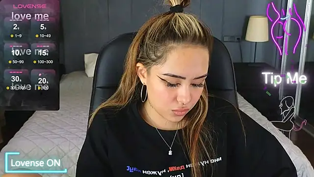 Snapshot of baby__kim chatting on October 22, 2025, 9:20 am baby  kim online show from October 22, 2025, 9:20 am