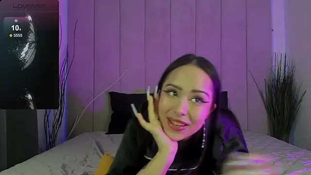 Snapshot of baby__kim chatting on March 4, 2025, 11:32 pm baby  kim online show from March 4, 2025, 11:32 pm