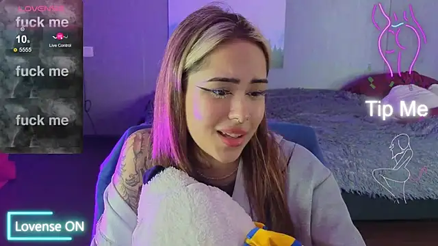 Snapshot of baby__kim chatting on October 28, 2025, 5:23 pm baby  kim online show from October 28, 2025, 5:23 pm