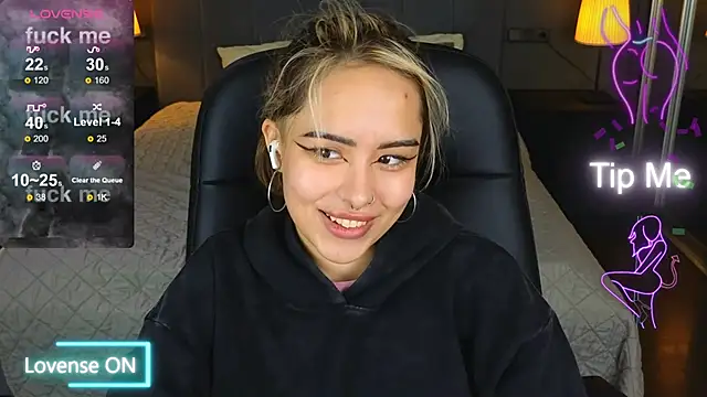 Snapshot of baby__kim chatting on October 10, 2025, 9:21 am baby  kim online show from October 10, 2025, 9:21 am