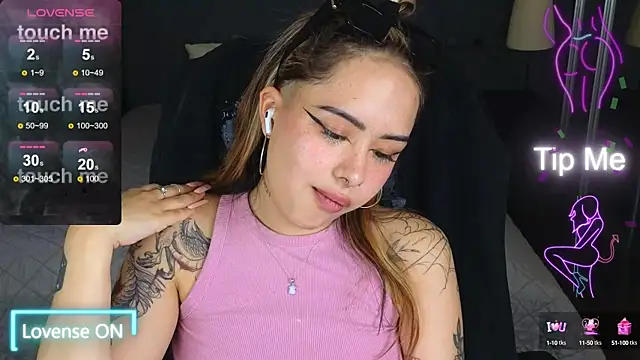 Snapshot of baby__kim chatting on October 9, 2025, 9:15 pm baby  kim online show from October 9, 2025, 9:15 pm