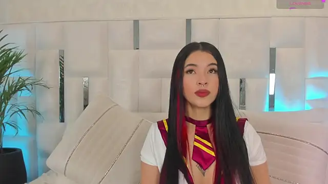 im nika  online show from September 20, 2025, 1:16 pm