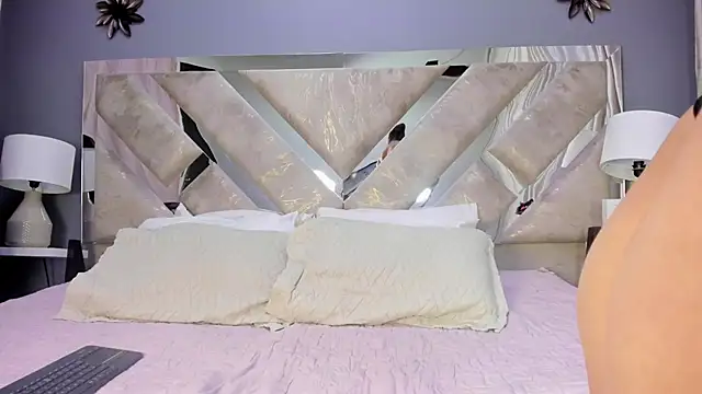 Snapshot of Megan_delarosse chatting on October 5, 2025, 10:44 pm Megan delarosse online show from October 5, 2025, 10:44 pm