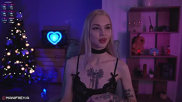 ManiFreyja online show from January 6, 2025, 9:32 pm