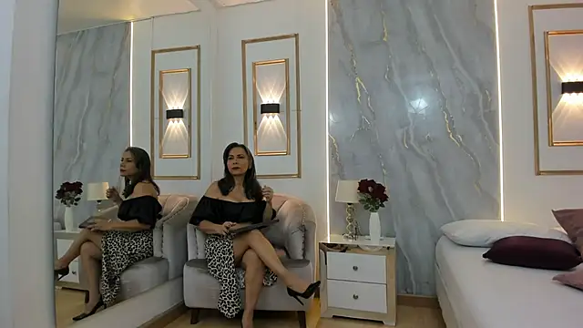 Snapshot of AmandaMartinez_ chatting on September 17, 2025, 2:41 pm AmandaMartinez  online show from September 17, 2025, 2:41 pm