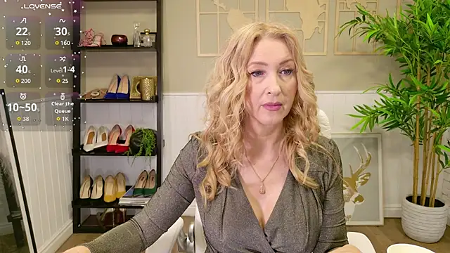 LadyLeea online show from December 22, 2025, 5:07 am