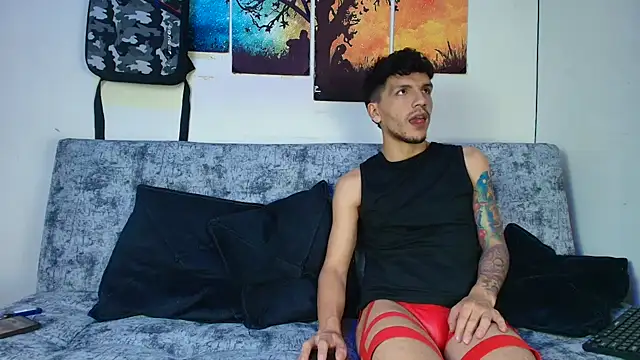 Snapshot of Benjamin_show chatting on September 22, 2025, 4:18 am Benjamin show online show from September 22, 2025, 4:18 am