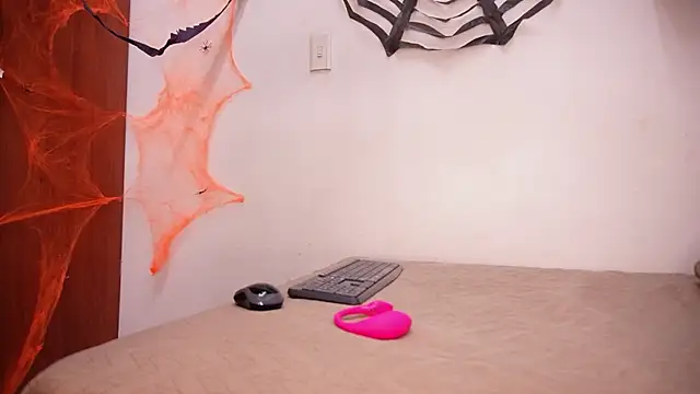 samantha sw online show from October 25, 2025, 3:49 am