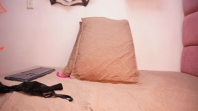 samantha sw online show from October 28, 2025, 3:18 am