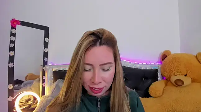 JanneKim online show from February 13, 2025, 5:33 pm