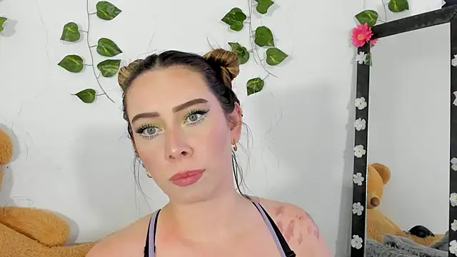 Snapshot of JanneKim chatting on October 2, 2025, 8:23 pm JanneKim online show from October 2, 2025, 8:23 pm