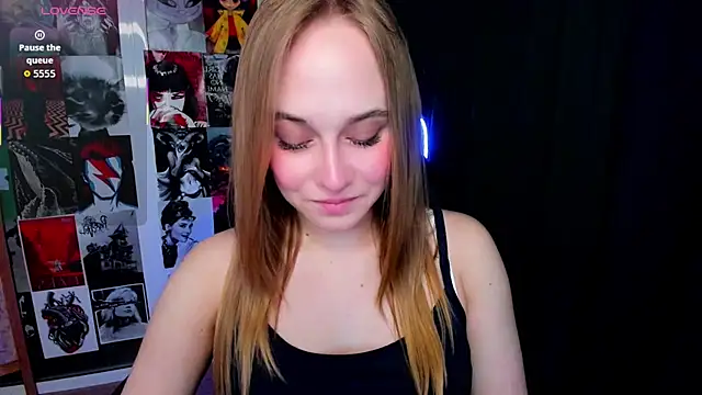 LianaBright online show from March 13, 2026, 2:05 am