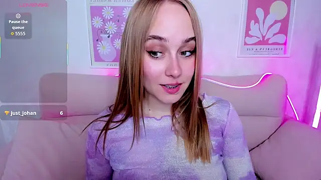 Snapshot of LianaBright chatting on May 21, 2026, 1:47 am LianaBright online show from May 21, 2026, 1:47 am