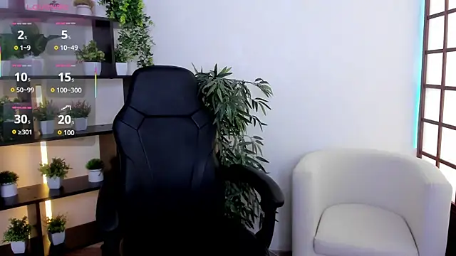 Snapshot of LianaBright chatting on May 16, 2026, 1:48 am LianaBright online show from May 16, 2026, 1:48 am