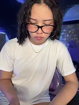 Snapshot of Paloma__LS chatting on February 25, 2025, 11:37 pm Paloma  LS online show from February 25, 2025, 11:37 pm