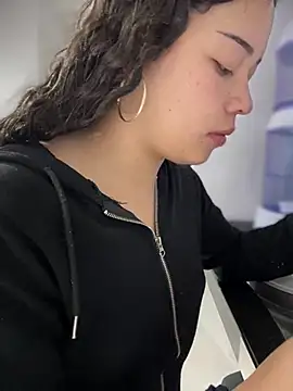 Snapshot of Paloma__LS chatting on March 14, 2025, 2:19 pm Paloma  LS online show from March 14, 2025, 2:19 pm