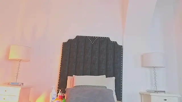 samanta william online show from September 25, 2025, 3:01 am