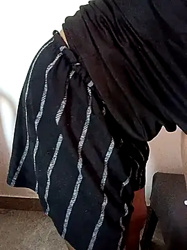 EeshaBhabi online show from November 9, 2025, 5:55 am