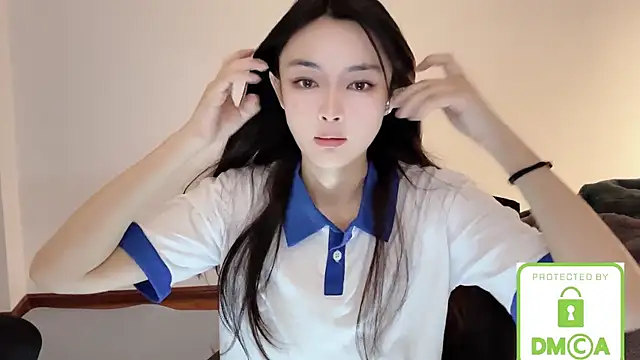 SarahYang online show from September 26, 2025, 5:58 am