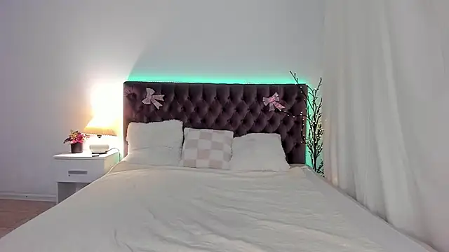 KristiVegass online show from February 20, 2025, 1:19 pm