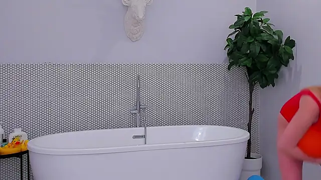 Snapshot of KiraDaring chatting on February 19, 2025, 7:16 pm KiraDaring online show from February 19, 2025, 7:16 pm