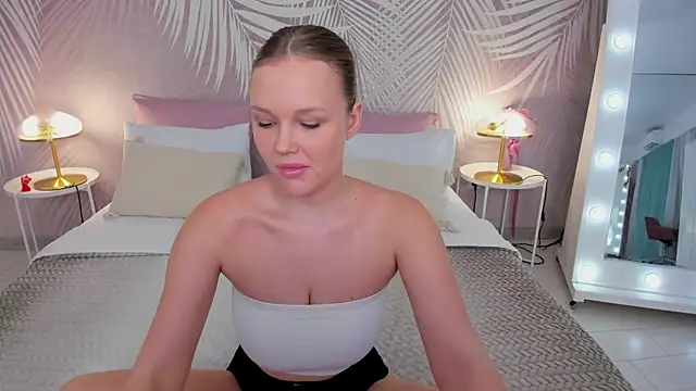 Snapshot of KiraDaring chatting on January 15, 2025, 6:08 pm KiraDaring online show from January 15, 2025, 6:08 pm