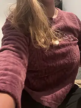 Snapshot of TEMPTING-TAMMY chatting on February 15, 2026, 8:24 am TEMPTING-TAMMY online show from February 15, 2026, 8:24 am