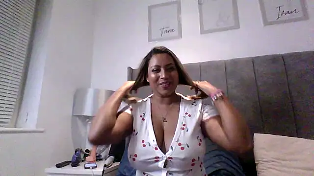TEMPTING-TAMMY online show from January 16, 2025, 9:40 pm
