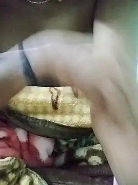 aadhini01 online show from January 3, 2025, 8:43 pm