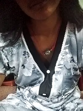 aadhini01 online show from October 29, 2025, 5:45 pm