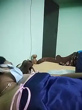 aadhini01 online show from January 3, 2025, 11:44 pm