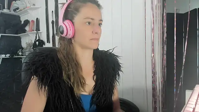 jessiburningheels online show from November 11, 2025, 10:32 am