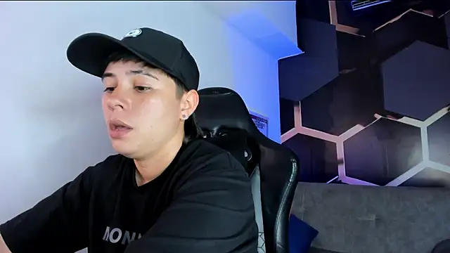 Snapshot of AbbySmiitth_ chatting on October 22, 2025, 7:13 pm AbbySmiitth  online show from October 22, 2025, 7:13 pm