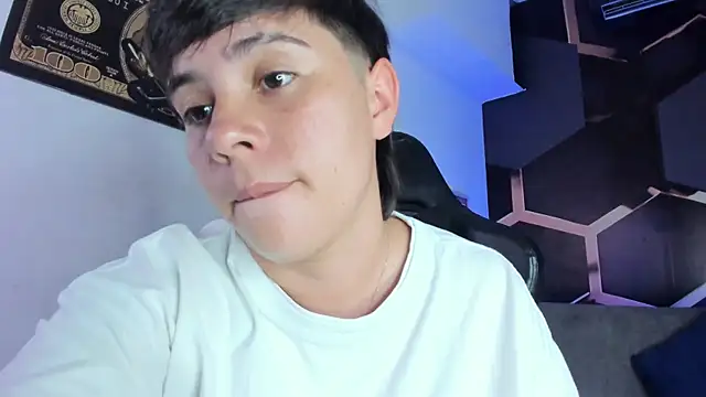 Snapshot of AbbySmiitth_ chatting on October 8, 2025, 7:03 pm AbbySmiitth  online show from October 8, 2025, 7:03 pm