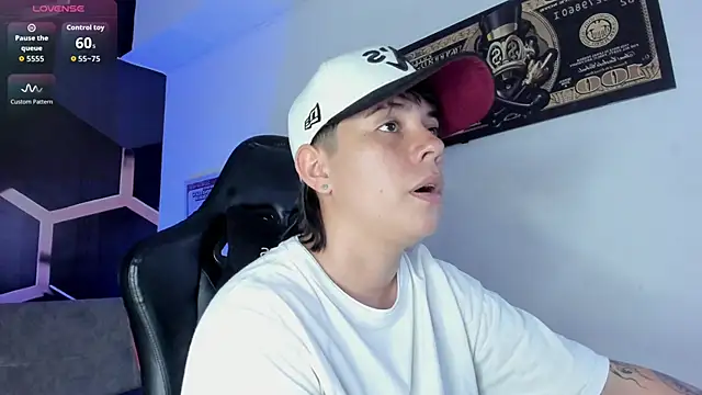 Snapshot of AbbySmiitth_ chatting on October 18, 2025, 7:16 pm AbbySmiitth  online show from October 18, 2025, 7:16 pm