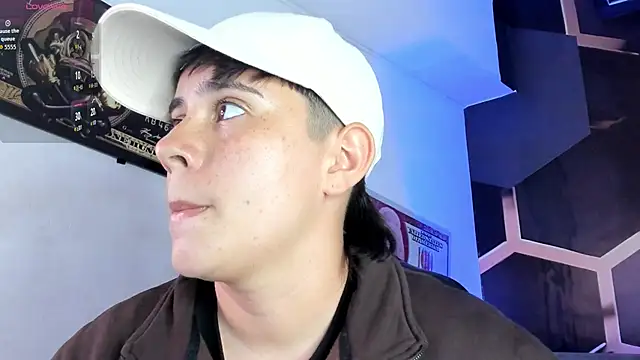 AbbySmiitth  online show from November 12, 2025, 7:29 pm