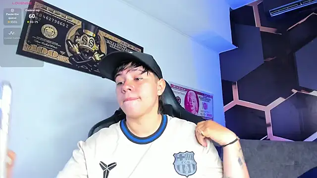 Snapshot of AbbySmiitth_ chatting on October 14, 2025, 7:03 pm AbbySmiitth  online show from October 14, 2025, 7:03 pm