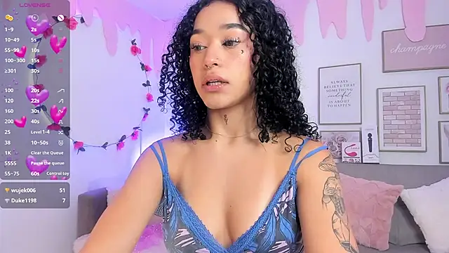 Crystal Dluna online show from February 21, 2025, 12:27 pm