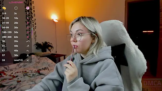 whoa-hoa-hoa-hoa-hoa online show from October 18, 2025, 9:17 pm