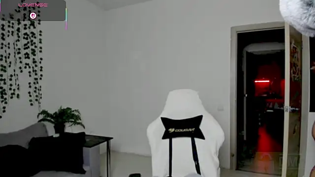 whoa-hoa-hoa-hoa-hoa online show from October 27, 2025, 5:03 pm