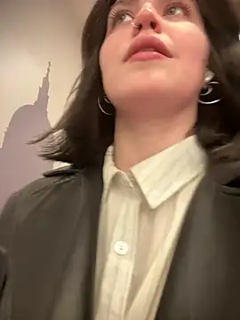 Snapshot of meow_girl chatting on March 14, 2025, 12:07 pm meow girl online show from March 14, 2025, 12:07 pm
