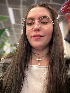 Snapshot of meow_girl chatting on September 14, 2025, 1:00 pm meow girl online show from September 14, 2025, 1:00 pm