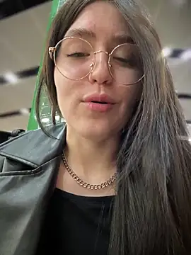 Snapshot of meow_girl chatting on March 6, 2025, 9:58 am meow girl online show from March 6, 2025, 9:58 am