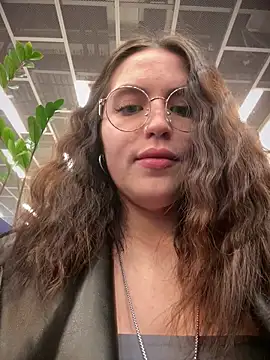 Snapshot of meow_girl chatting on November 2, 2025, 9:03 am meow girl online show from November 2, 2025, 9:03 am