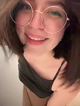 Snapshot of meow_girl chatting on January 15, 2025, 11:10 am meow girl online show from January 15, 2025, 11:10 am