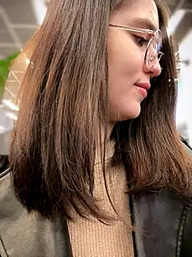 Snapshot of meow_girl chatting on October 25, 2025, 12:04 pm meow girl online show from October 25, 2025, 12:04 pm