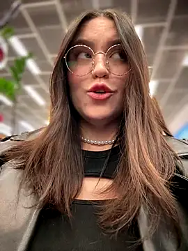 meow girl online show from December 17, 2025, 9:03 am