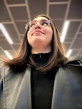 Snapshot of meow_girl chatting on October 4, 2025, 11:12 am meow girl online show from October 4, 2025, 11:12 am